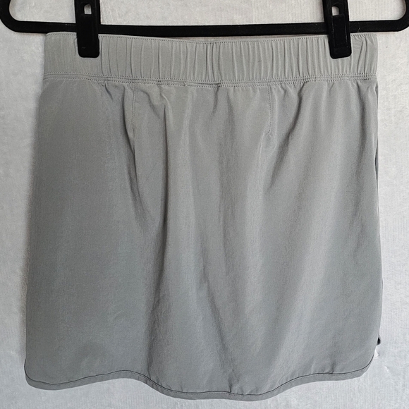 Athleta Stretch-In Skort – Cobblestone Gray – Size Small EUC - Picture 5 of 7
